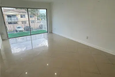 4530 NW 79th Ave #2D, Doral: photo 1 of 8