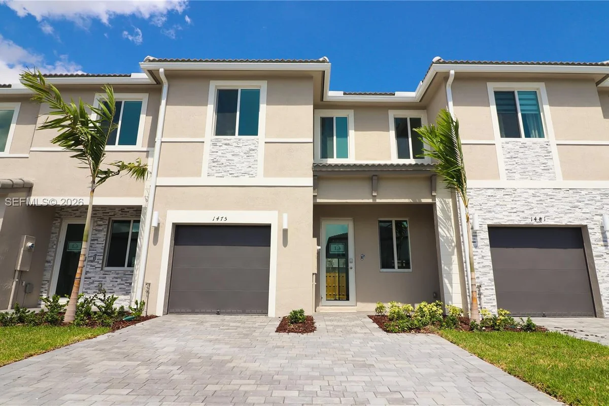 1475 SE 7th Ter, Homestead: photo 1 of 29