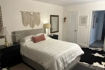 500 NE 12th Ave #704, Hallandale Beach: photo 1 of 8