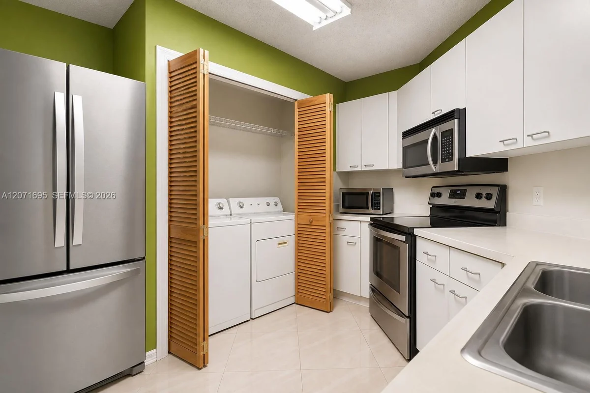 6276 NW 186th St #305, Hialeah: photo 1 of 20
