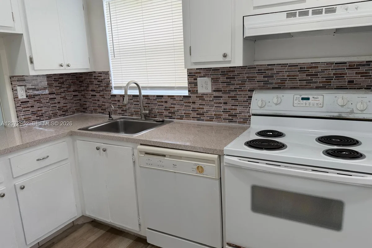 8380 Sands Point Blvd #J310, Tamarac: photo 1 of 18