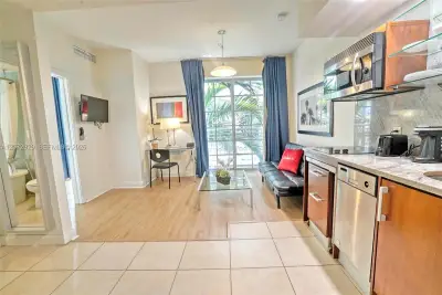 1036 Ocean Dr #B202, Miami Beach: photo 1 of 28