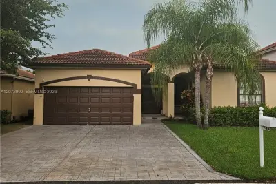 House in Homestead: photo 1 of 16