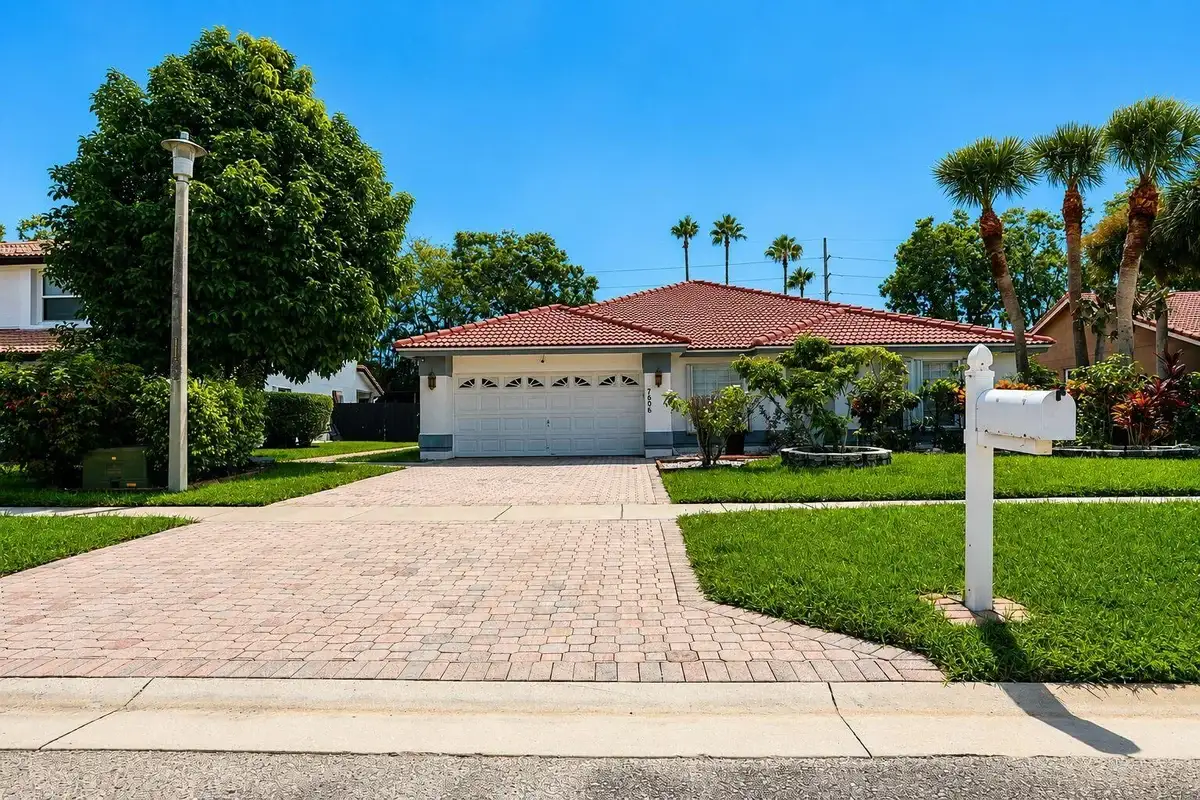 7606 Briar Cliff Cir, Lake Worth: photo 1 of 28