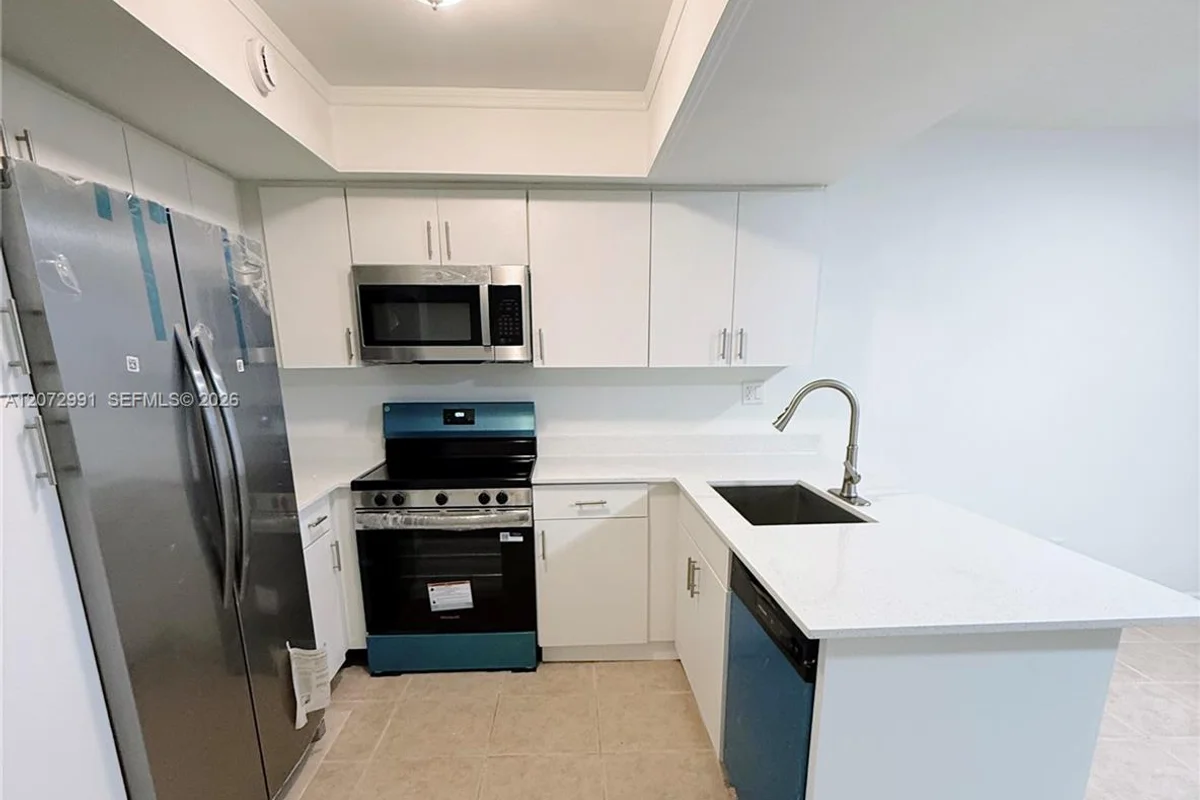 7653 NW 74th Ave, Tamarac: photo 1 of 15