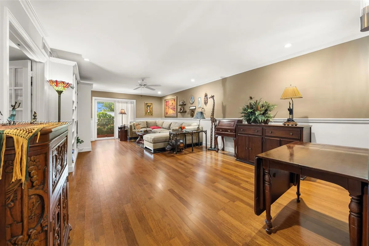 6815 Edgewater Dr #202, Coral Gables: photo 1 of 23