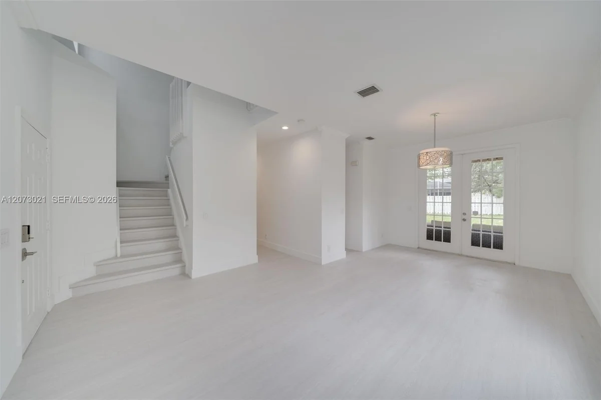 720 Falling Water Rd, Weston: photo 1 of 46
