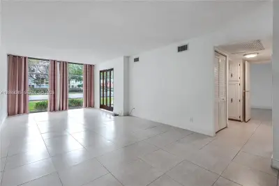 2000 Atlantic Shores Blvd #107, Hallandale Beach: photo 1 of 15