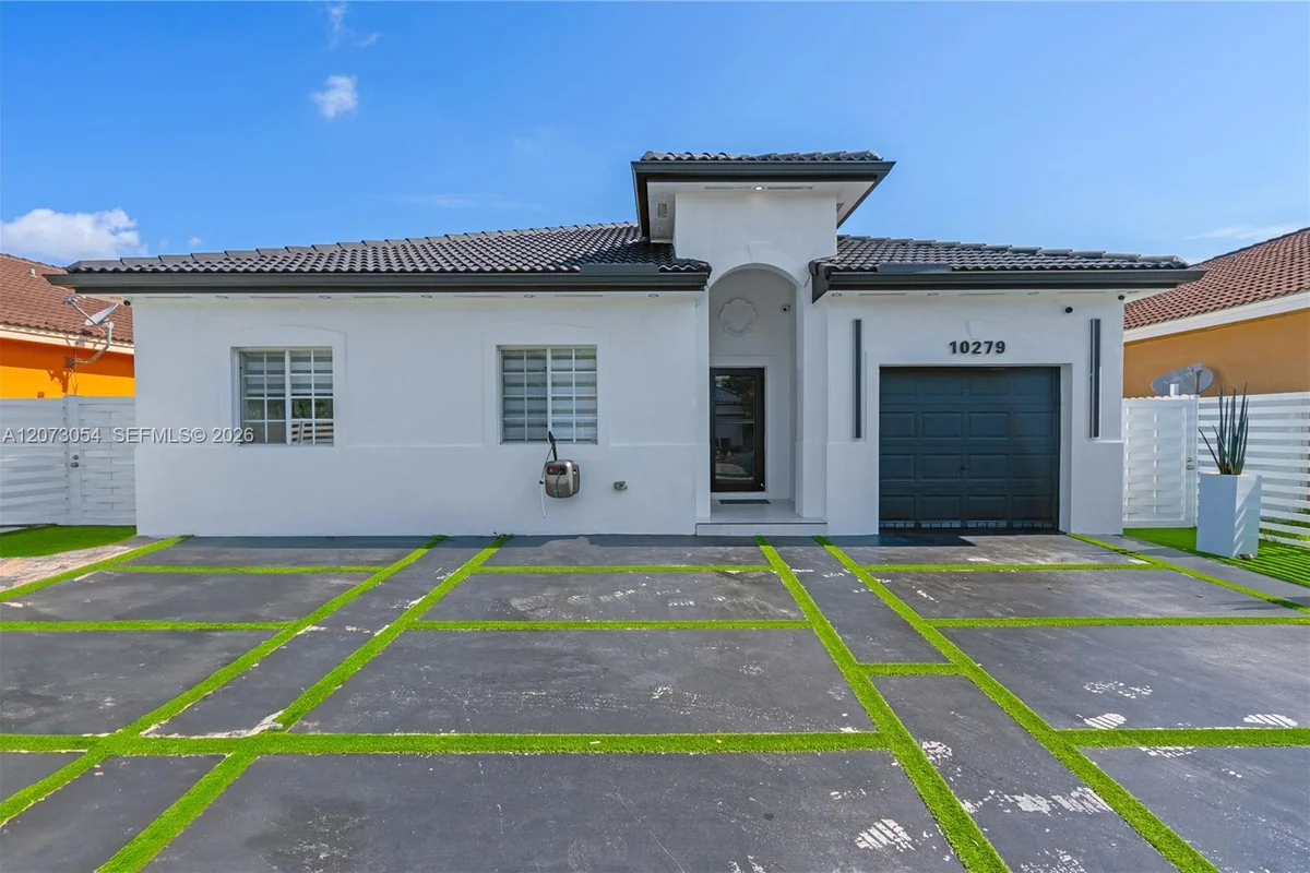 10279 SW 227th Ln, Cutler Bay: photo 1 of 28