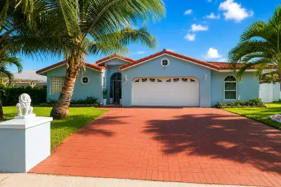 1716 Pierce Dr, Lake Worth Beach: photo 1 of 34