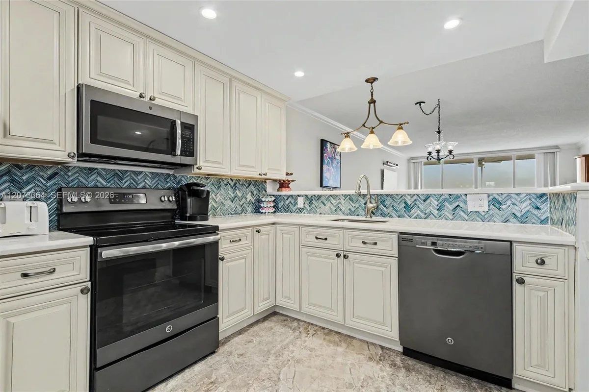 3090 N Course Dr #709, Pompano Beach: photo 1 of 38