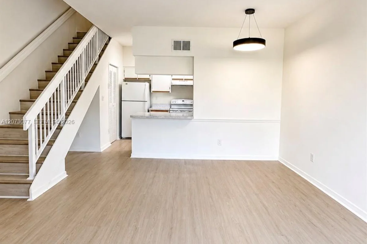 18316 NW 68th Ave #I, Hialeah: photo 1 of 12