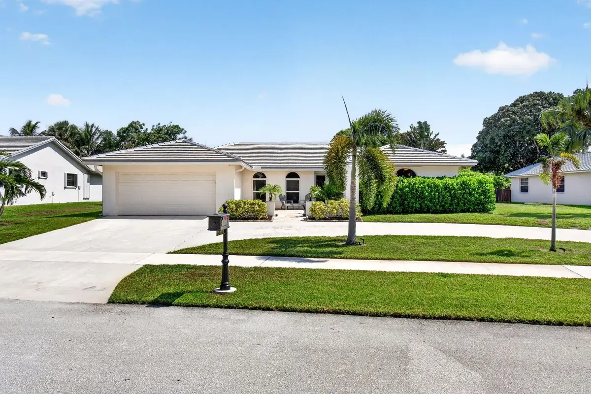 2432 NW Timbercreek Cir, Boca Raton: photo 1 of 72