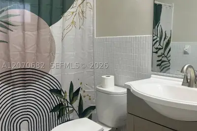 5706-5708 Lincoln St #1-2, Hollywood: photo 1 of 14