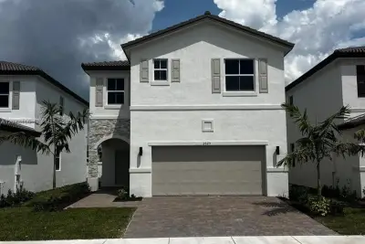 2625 SE 24th Ct, Homestead: photo 1 of 21