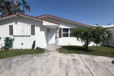 4118 N Circle Dr, Hollywood: photo 1 of 18