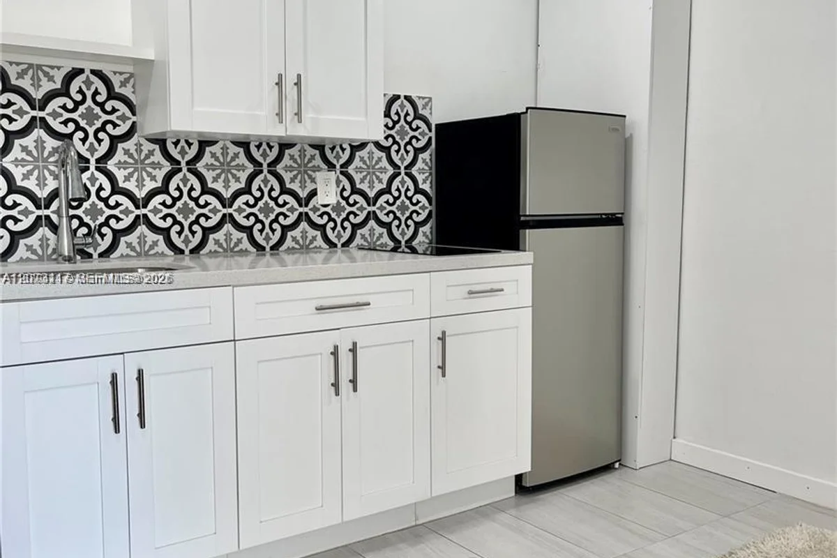 2310 N 57th Way #3, Hollywood: photo 1 of 9