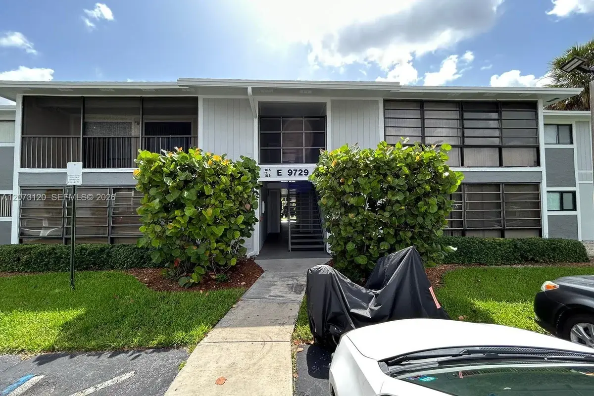 9729 Hammocks Blvd #105E, Miami: photo 1 of 37