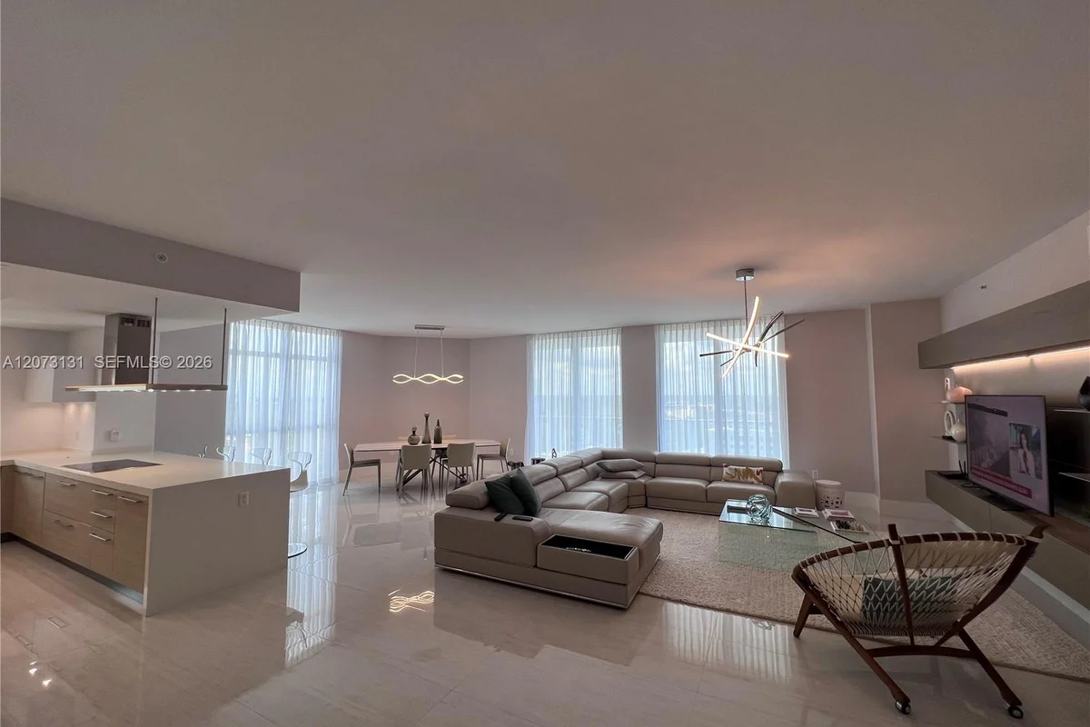 17301 Biscayne Blvd #1402, North Miami Beach: photo 1 of 38