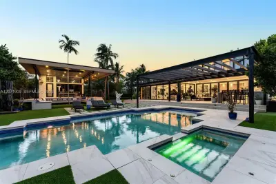 795 Lakeview Dr, Miami Beach: photo 1 of 42