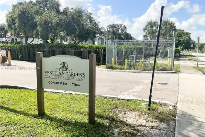 17901 NW 68th Ave #T207, Hialeah: photo 1 of 35