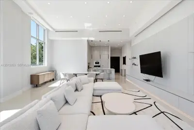 3250 NE 188th St #101, Aventura: photo 1 of 44