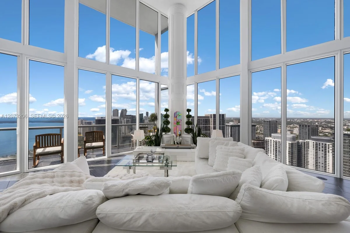888 Biscayne Blvd #5701, Miami: photo 1 of 35