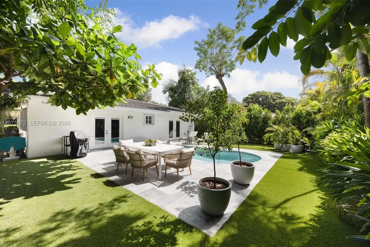 406 Miller Rd, Coral Gables: photo 1 of 28