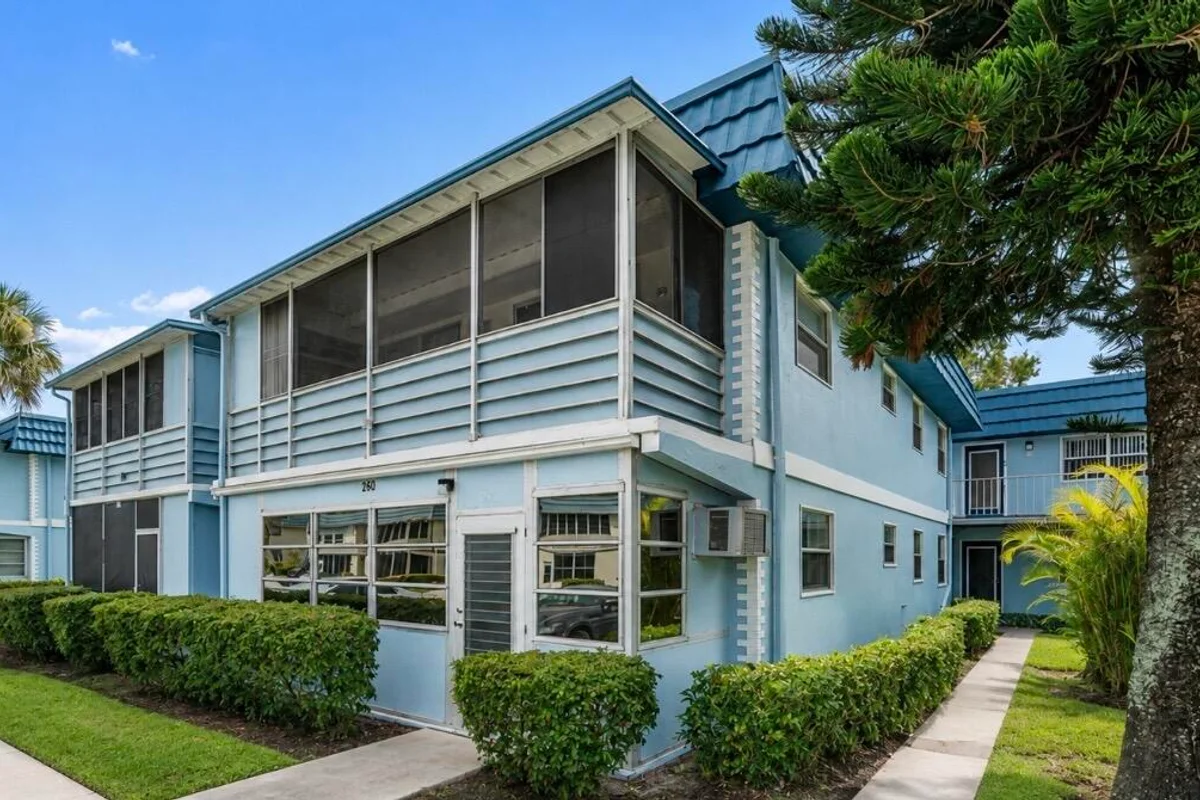 260 Brittany F, Delray Beach: photo 1 of 17