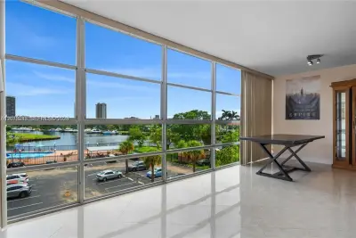 2000 Atlantic Shores Blvd #420, Hallandale Beach: photo 1 of 7