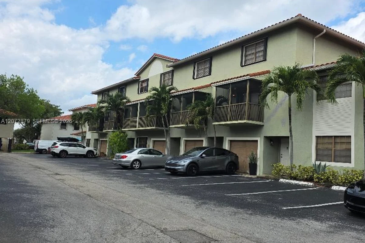 9872 Hammocks Blvd #105-51, Miami: photo 1 of 9