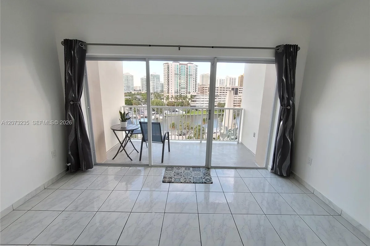 300 Bayview Dr #603, Sunny Isles Beach: photo 1 of 39