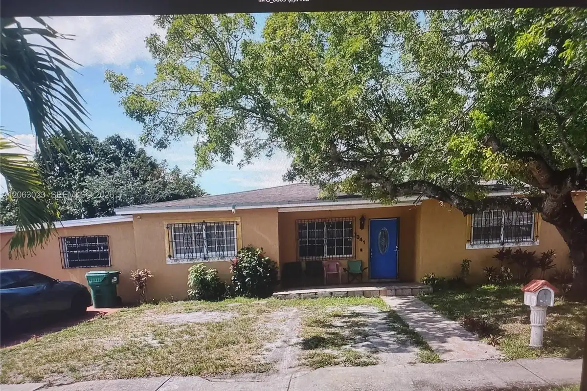 1341 NW 132 St, Miami: photo 1 of 13