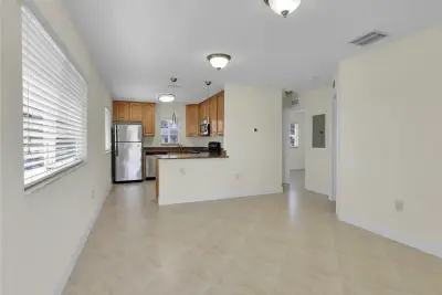 410 SW 15th St #207, Pompano Beach: photo 1 of 10