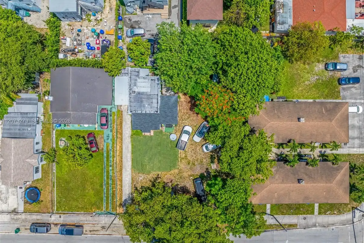 2900 NW 10th Ave, Miami: photo 1 of 18
