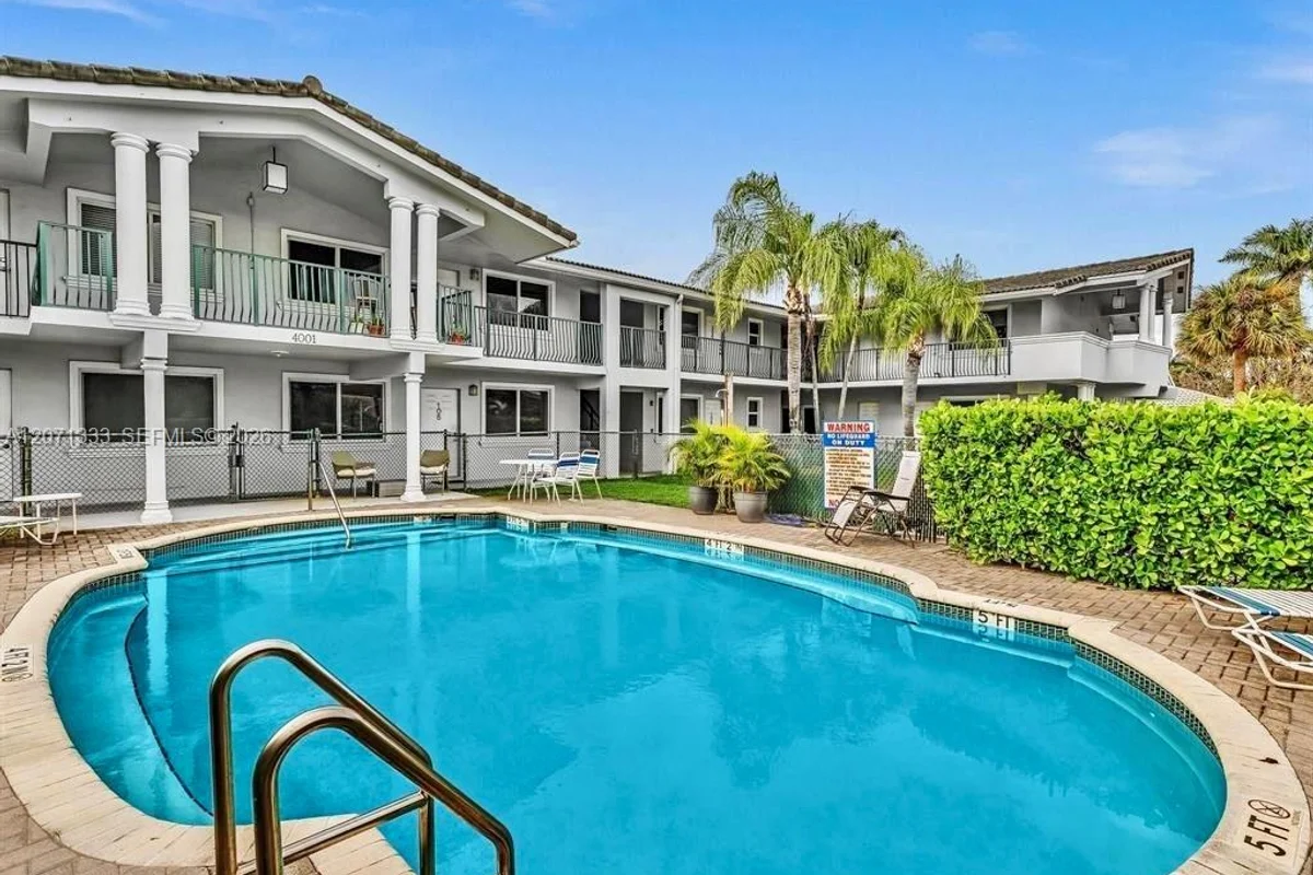 4001 NE 21st Ave #203, Fort Lauderdale: photo 1 of 11