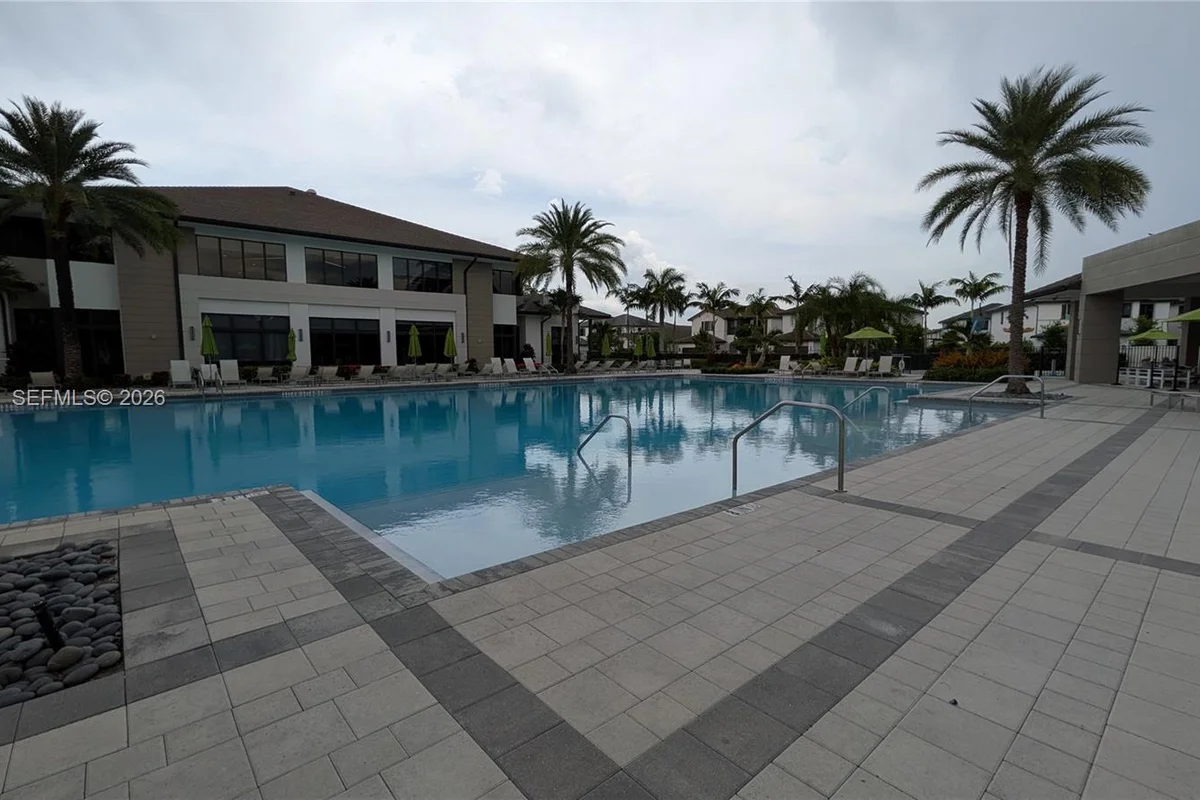 8001 NW 41st St #F-204, Doral: photo 1 of 57