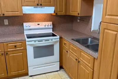 1830 SW 81st Ave #4211, North Lauderdale: photo 1 of 14