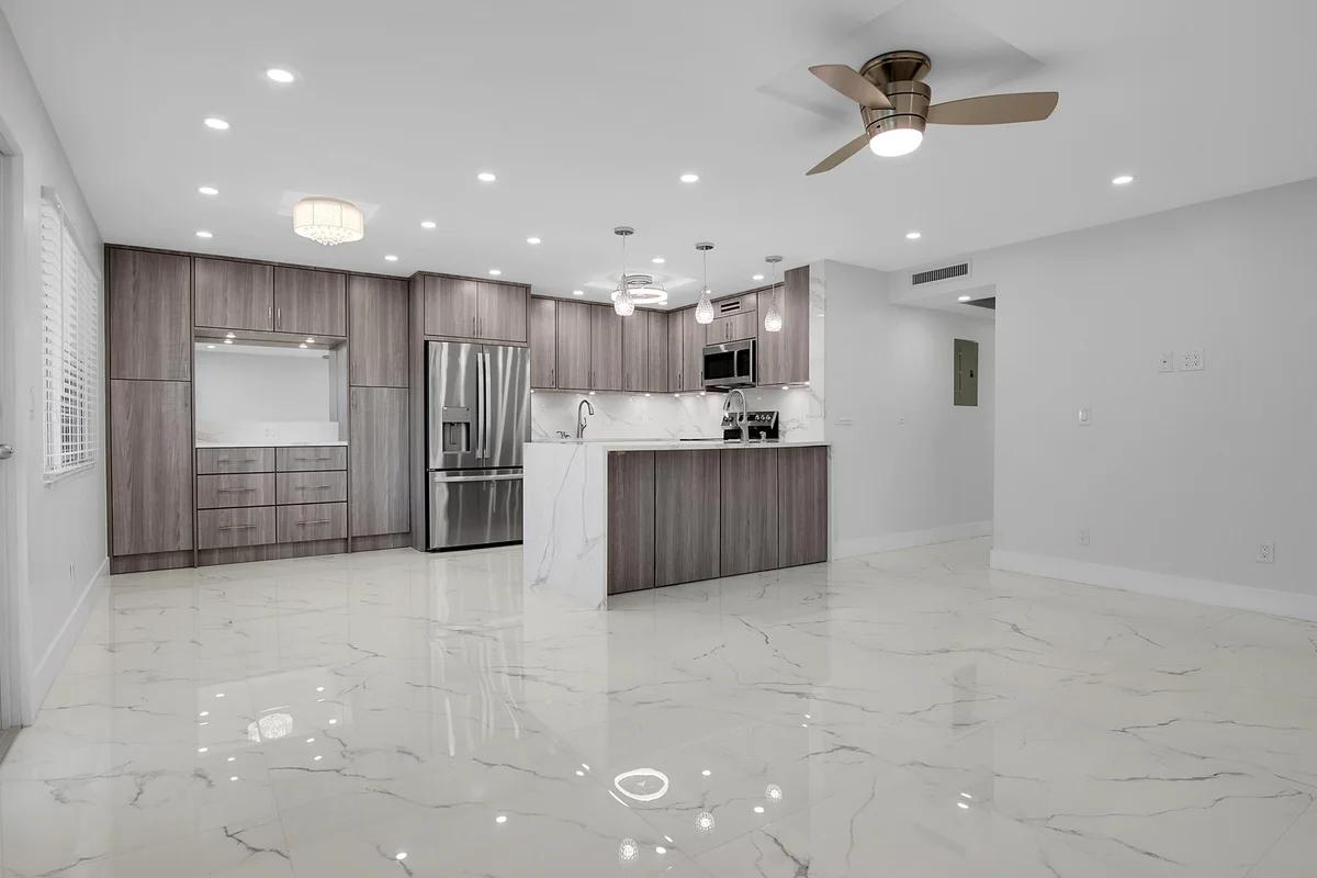 108 E Richmond A, Deerfield Beach: photo 1 of 37