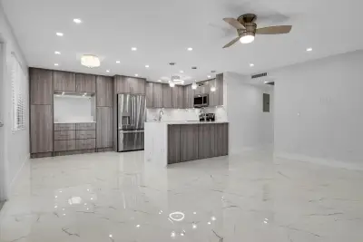 108 E Richmond A, Deerfield Beach: photo 1 of 37