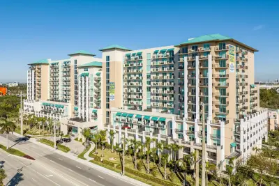 601 E Dania Beach Blvd #120, Dania Beach: photo 1 of 18