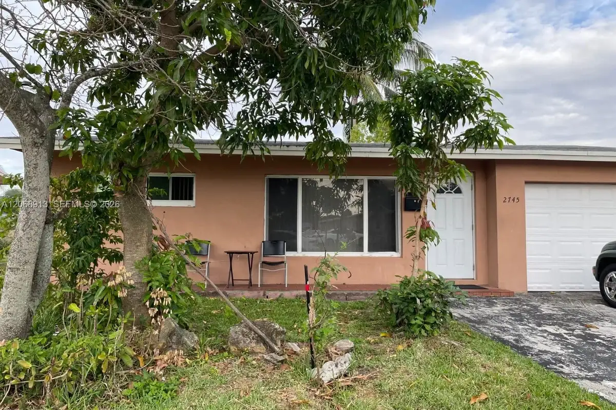 2745 NW 69th Ave, Sunrise: photo 1 of 17