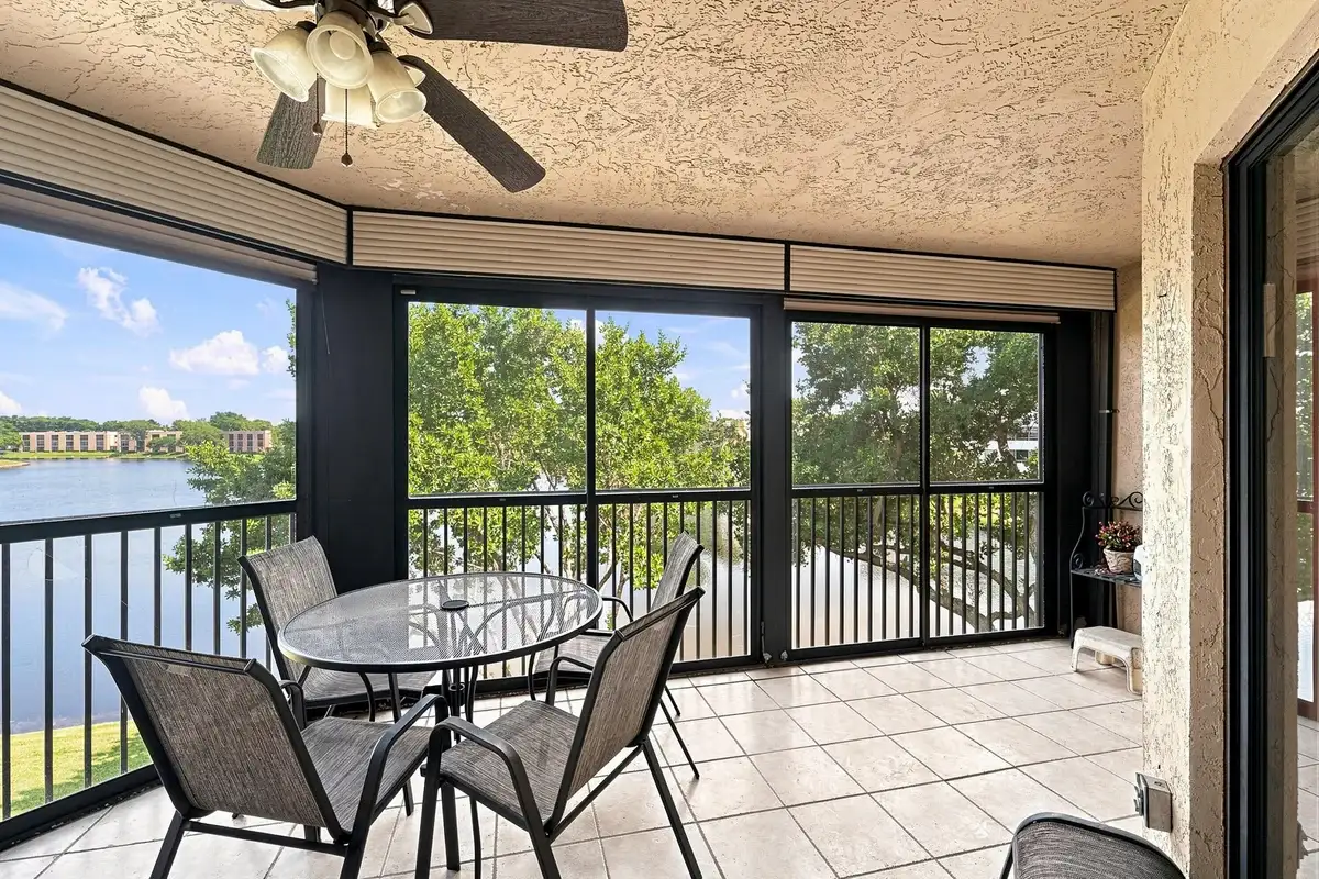 7254 Fairfax Dr #304, Tamarac: photo 1 of 40
