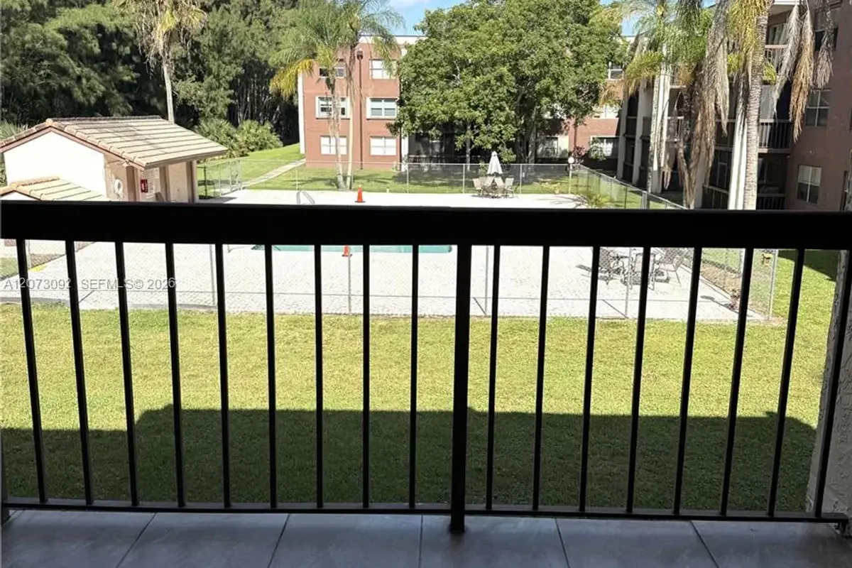 7020 Nova Dr #209D, Davie: photo 1 of 22