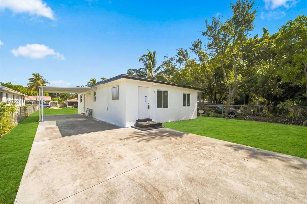 399 NW 98th St, Miami: photo 1 of 23