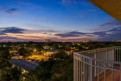 1650 Coral Way #PH-9, Miami: photo 1 of 38