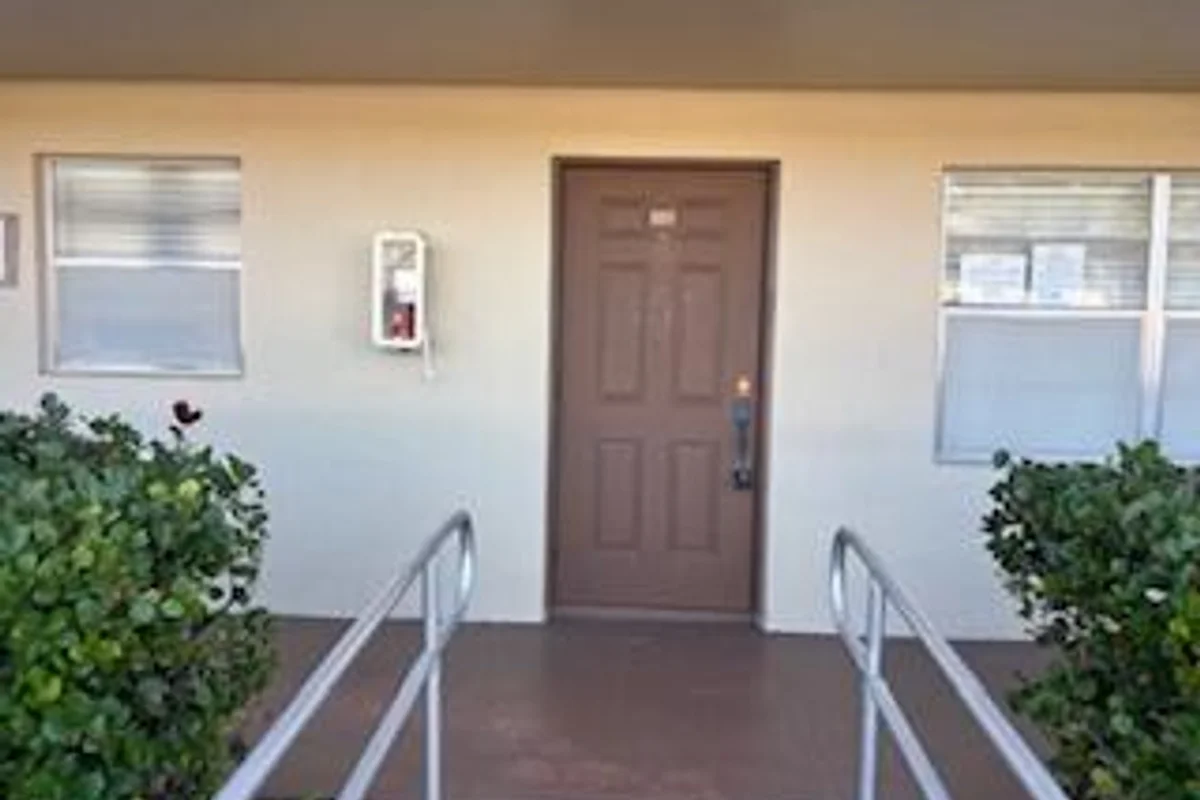 7300 NW 4th Pl #105, Margate: photo 1 of 20
