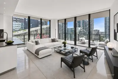 68 SE 6th St #1702, Miami: photo 1 of 40