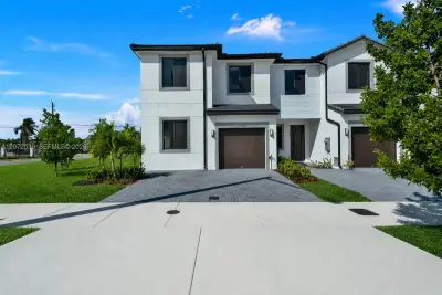 34520 SW 191st Ct, Homestead: photo 1 of 37