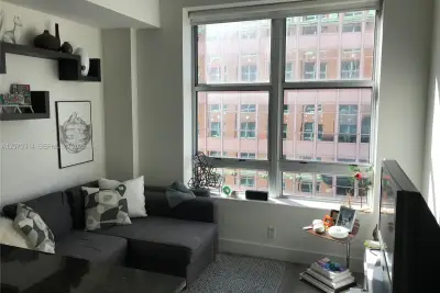 111 E Flagler St #701, Miami: photo 1 of 7